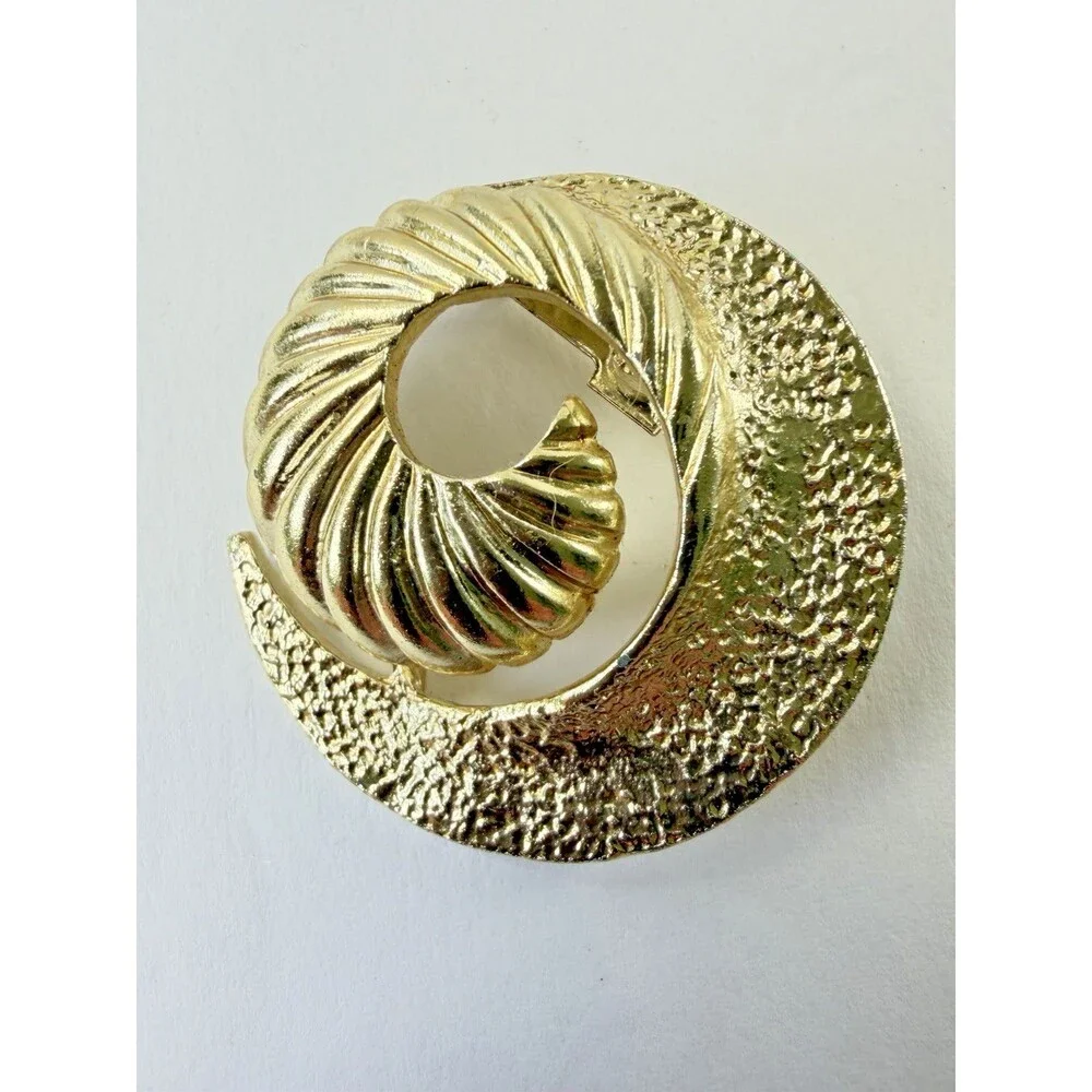 Vintage 1950s Mid Century Modern Gold Tone Swirl Spiral Brooch Abstract MCM Pin